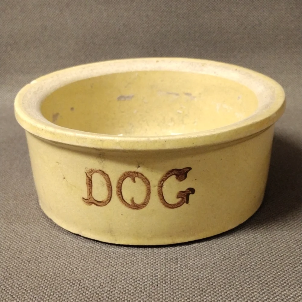 Classic ceramic crock style pet dish